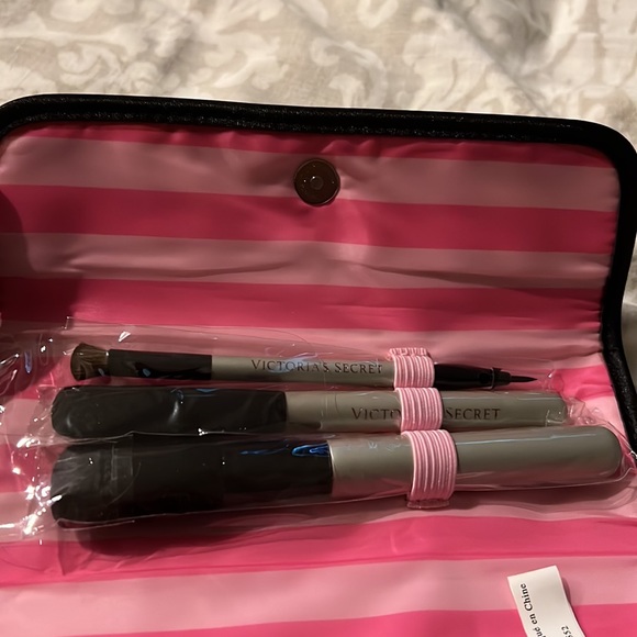 Victoria's Secret Other - Victorias Secret Makeup brushes